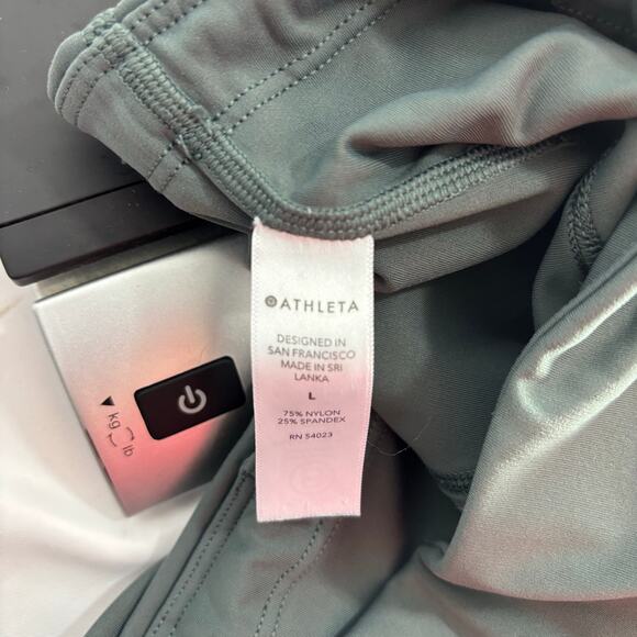 Athleta Interval 5” Shorts Black Size Large L Moisture-Wicking Athletic - Picture 4 of 6